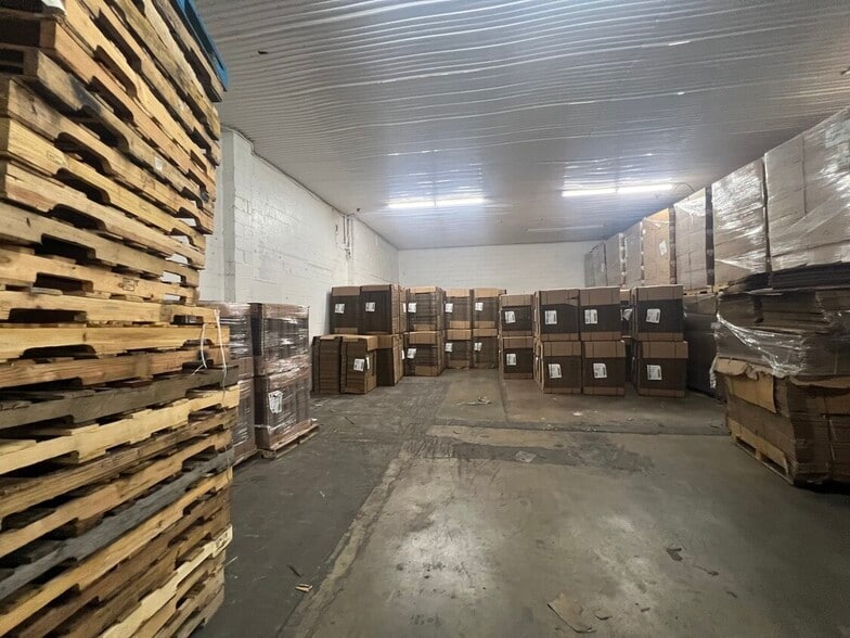 More Photos Of 175 Willow St, Toughkenamon Warehouse For Lease