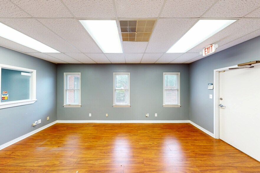 More Photos Of 320 Winn Way, Decatur Medical For Lease