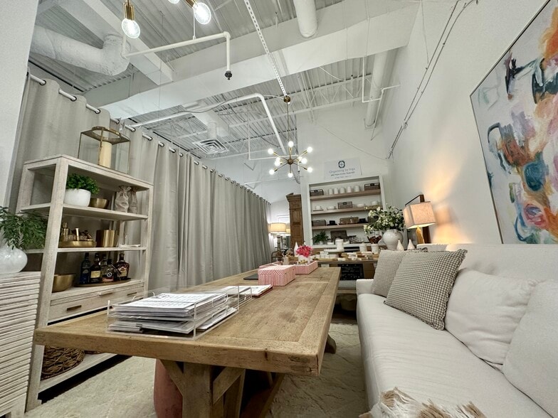 More Photos Of 690 Miami Cir NE, Atlanta Storefront For Lease