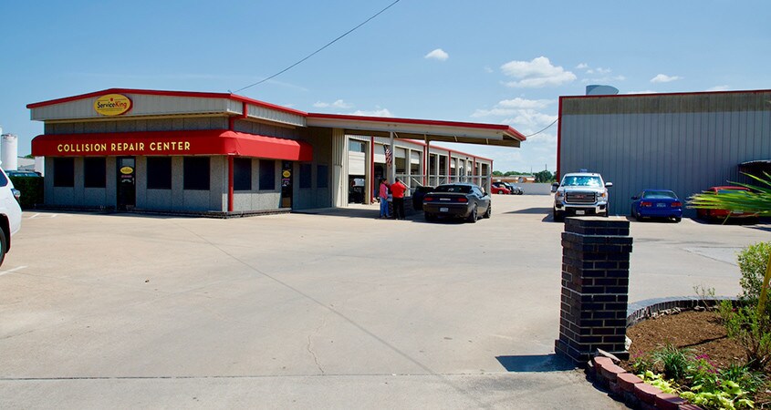 Primary Photo Of 3818 Avenue H, Rosenberg Auto Repair For Sale