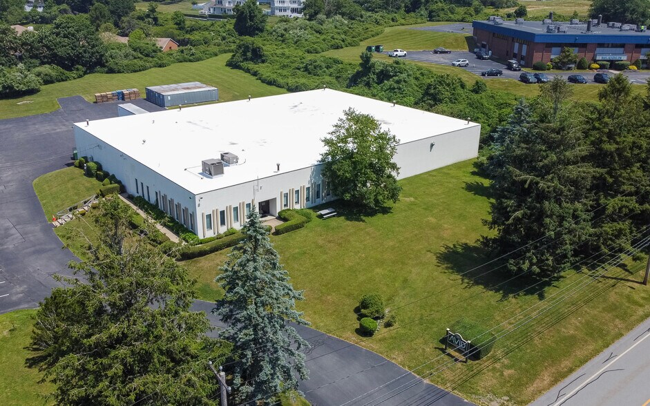 More Photos Of 72 Johnny Cake Hill Rd, Middletown Distribution For Sale