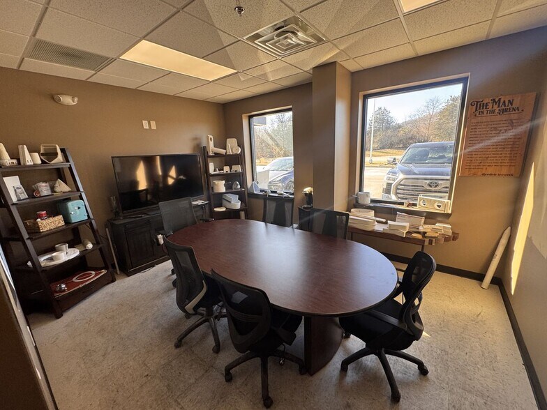 More Photos Of 490 Sam Rayburn Pky, Lenoir City Manufacturing For Lease