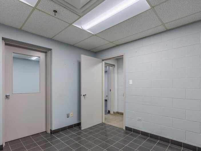 More Photos Of 100 Townline Rd, Tillsonburg Manufacturing For Lease