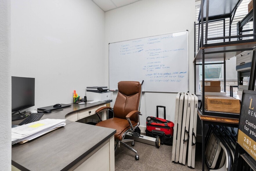 More Photos Of 14547 Lake Business Dr, Conroe Loft Creative Space For Sale