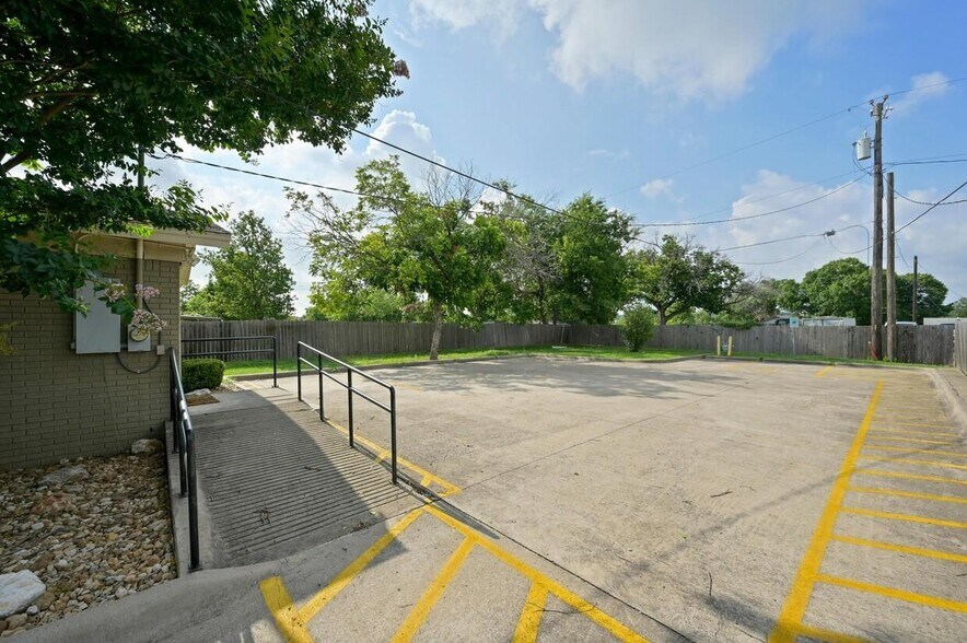 More Photos Of 508 Fm-1460, Georgetown Office For Lease