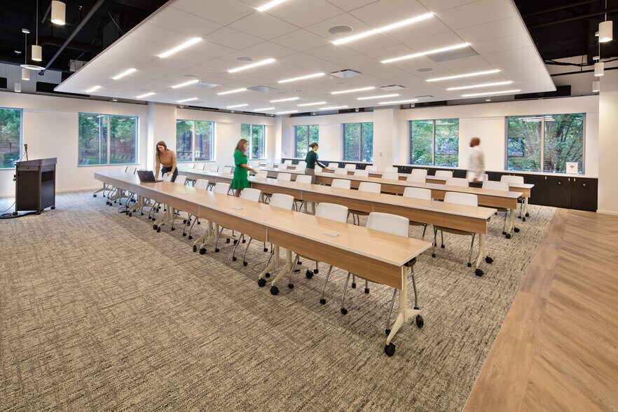 More Photos Of 11790 Sunrise Valley Dr, Reston Office For Lease
