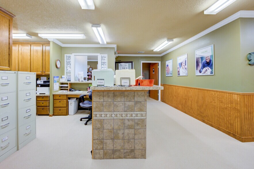 More Photos Of 1321 S John Redditt Dr, Lufkin General Retail For Sale