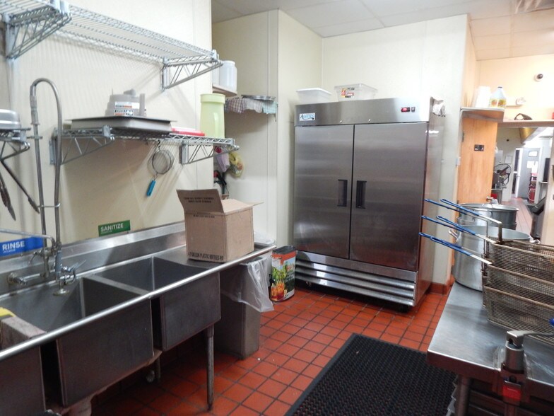 More Photos Of 180 Lumber City Hwy, Hazlehurst Restaurant For Sale