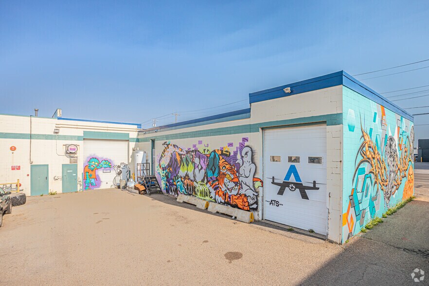 More Photos Of 14414-14430 118th Ave NW, Edmonton Warehouse For Lease