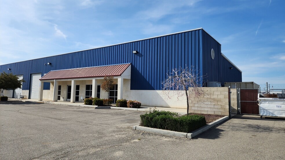 Primary Photo Of 4834-4838 Burr St, Bakersfield Showroom For Lease