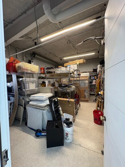 More Photos Of 429 N Lime Ave, Sarasota Freestanding For Lease