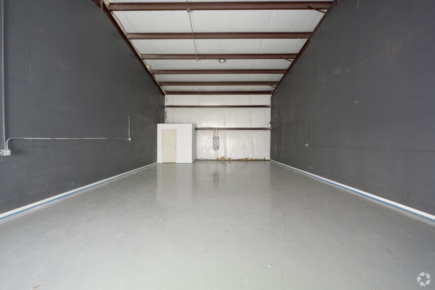 More Photos Of 2653 Blue Mound Rd W, Haslet Warehouse For Lease