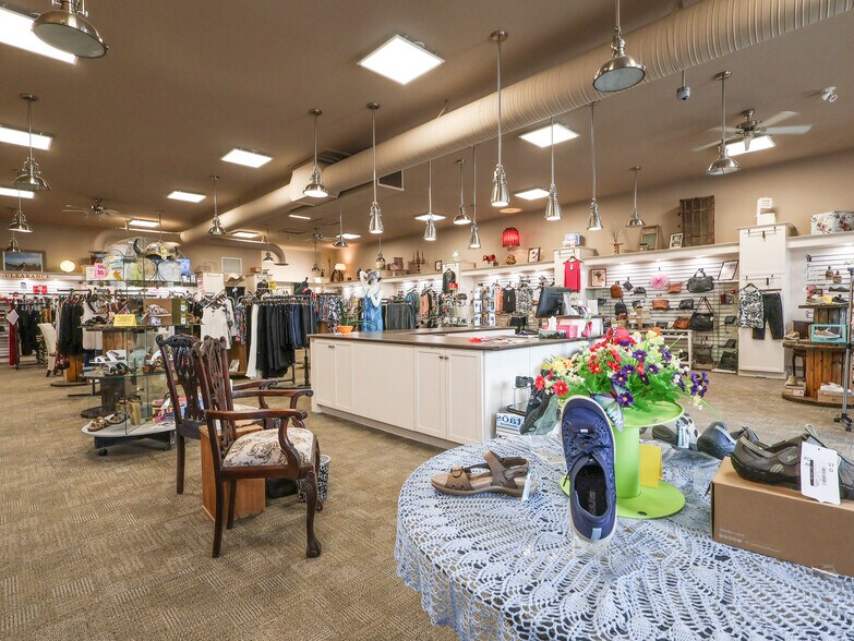 More Photos Of 4817 50 Street, Stettler Storefront Retail Office For Sale
