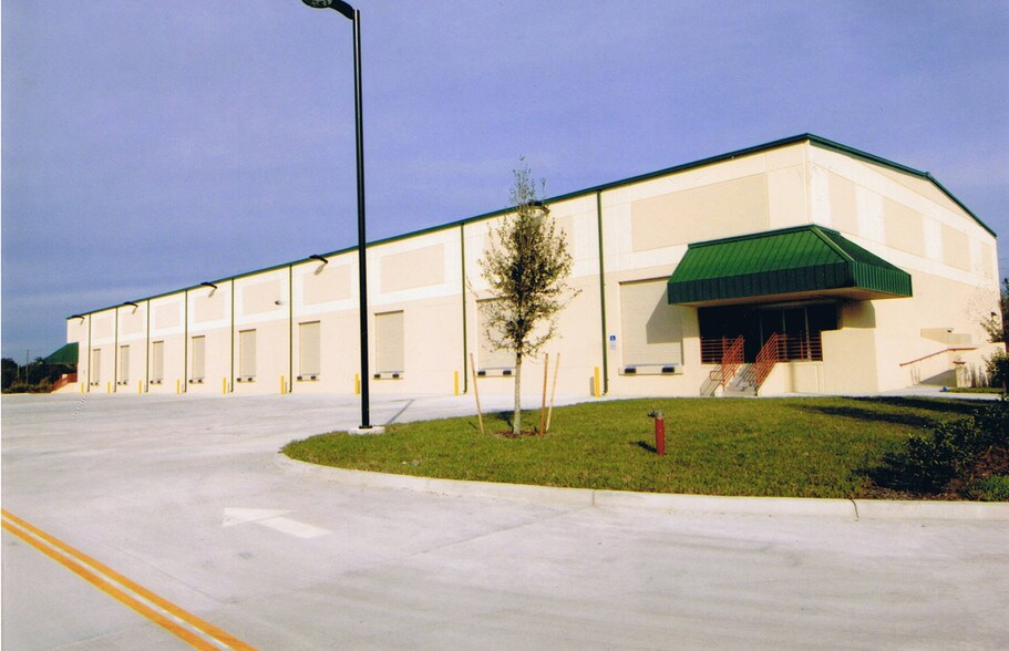 More Photos Of 567 Ocoee Business Pky, Ocoee Warehouse For Lease