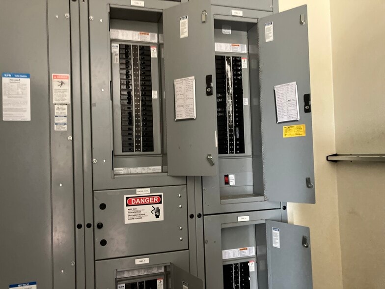 More Photos Of 772 W Bay St, East Tawas Restaurant For Sale