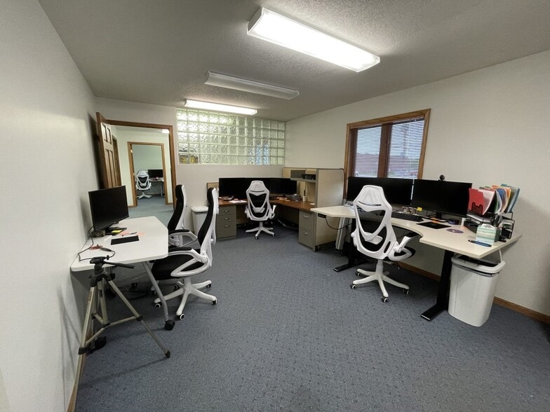 More Photos Of 1440 W Ridge St, Marquette Storefront Retail Office For Sale
