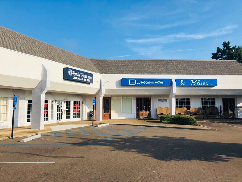 More Photos Of 1060 E County Line Rd, Ridgeland Unknown For Lease