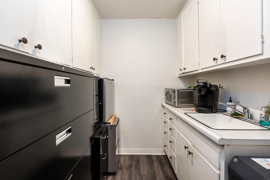 More Photos Of 3840 Woodruff Ave, Long Beach Medical For Lease