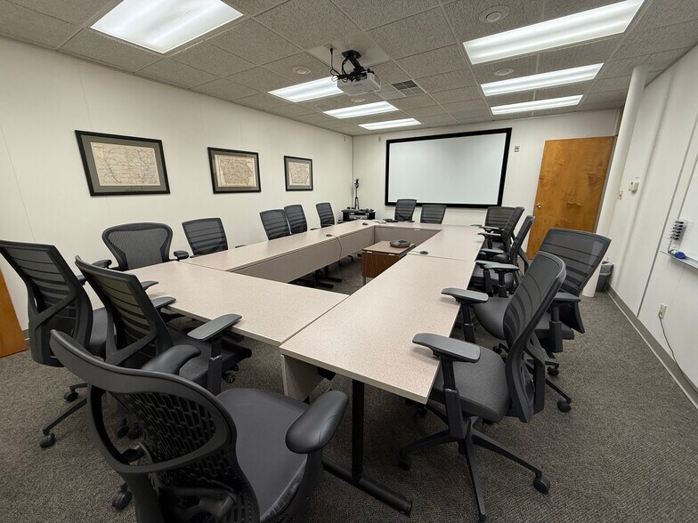 More Photos Of 105 6th St, Ames Office For Lease
