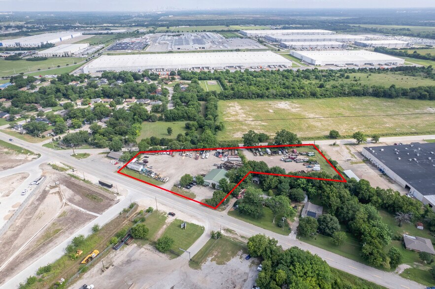 Primary Photo Of 200 Nichols Dr, Hutchins Truck Terminal For Lease