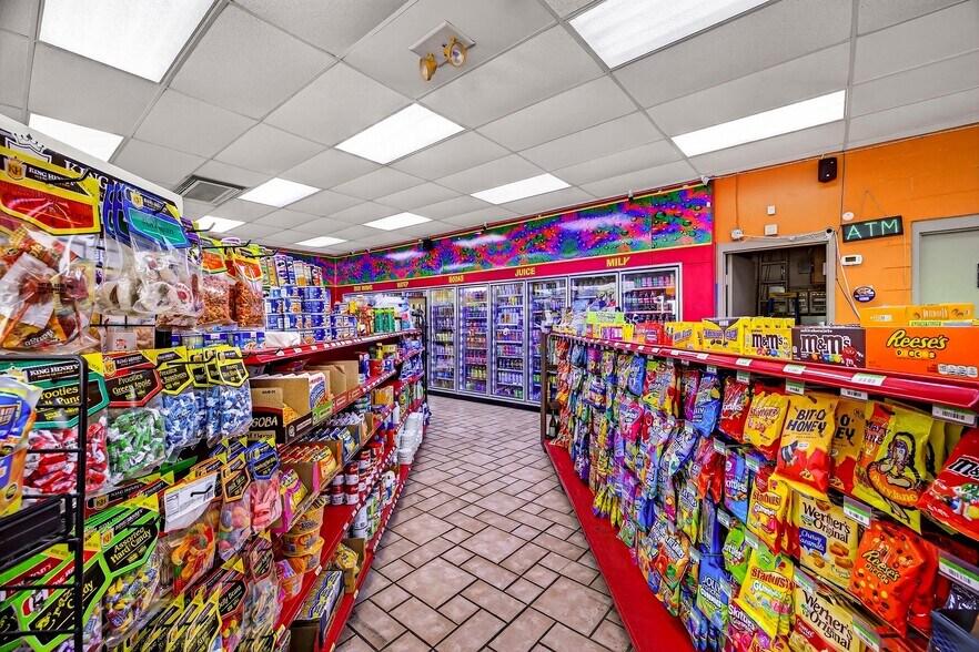 More Photos Of 4 Park Of Commerce Way, Savannah Convenience Store For Sale
