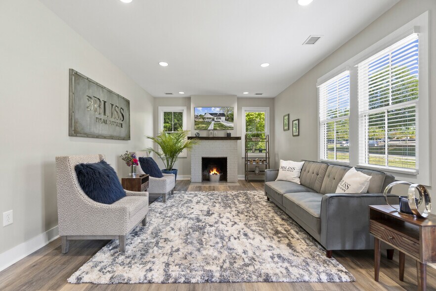 More Photos Of 135 Confederate St, Fort Mill Office Residential For Lease