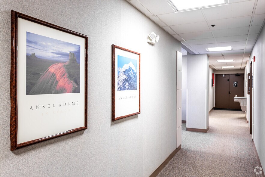 More Photos Of 10805 Sunset Office Dr, Sunset Hills Office For Lease