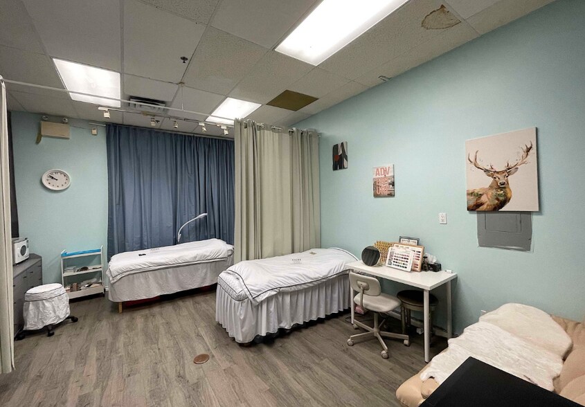 More Photos Of 8580 Alexandra Rd, Richmond Storefront Retail Office For Sale