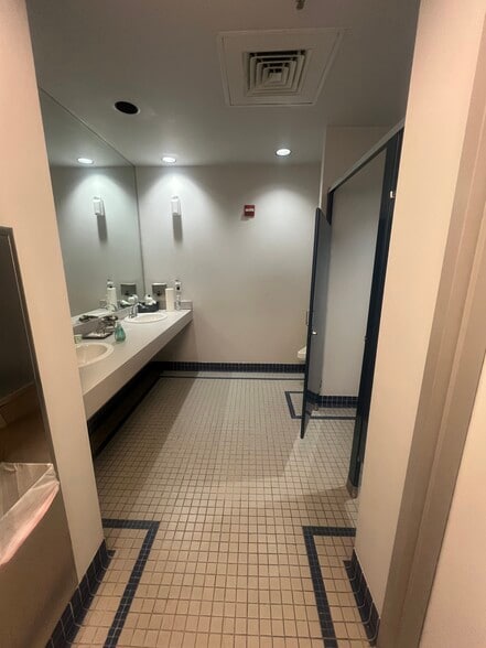 More Photos Of 9410 Annapolis Rd, Lanham Medical For Lease