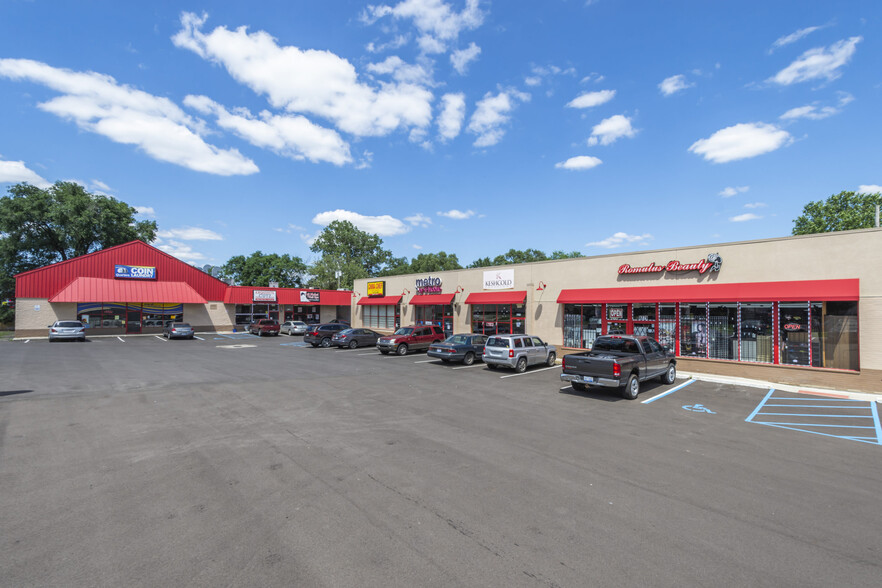 Primary Photo Of 9219-9301 Wayne Rd, Romulus Unknown For Lease