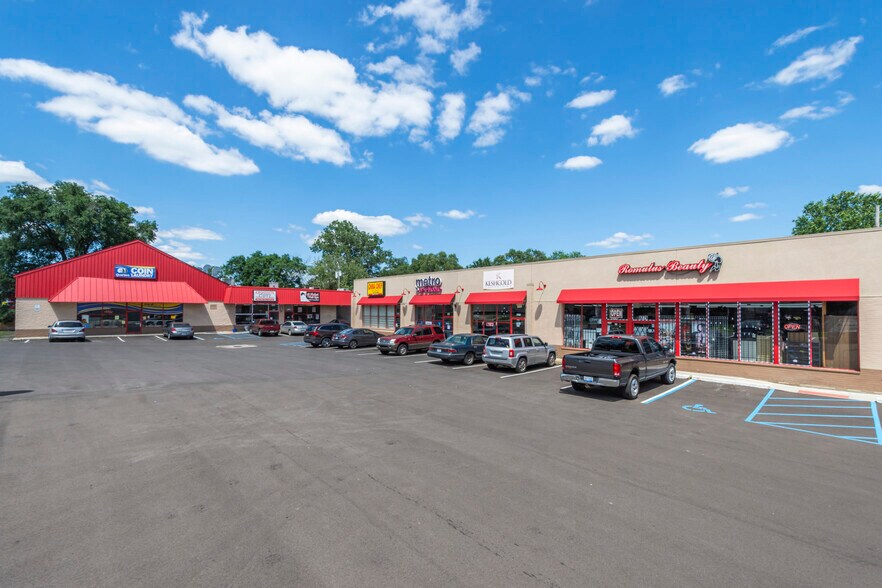 Primary Photo Of 9219-9301 Wayne Rd, Romulus Unknown For Lease