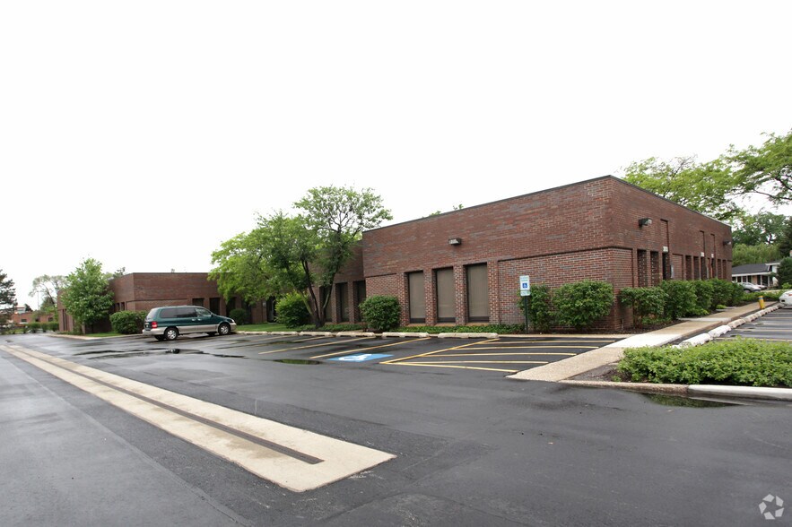 More Photos Of 825 N Cass Ave, Westmont Office For Lease