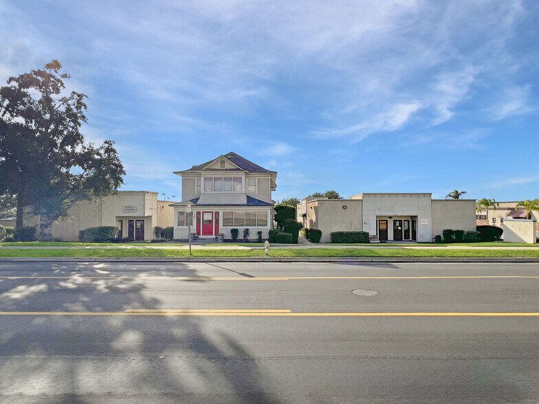 More Photos Of 1470 W 9th St, Upland Loft Creative Space For Sale