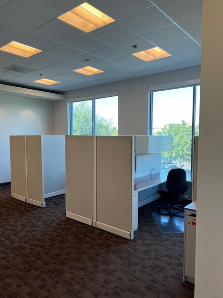 More Photos Of 830 Roosevelt Ave, Irvine Office For Sale