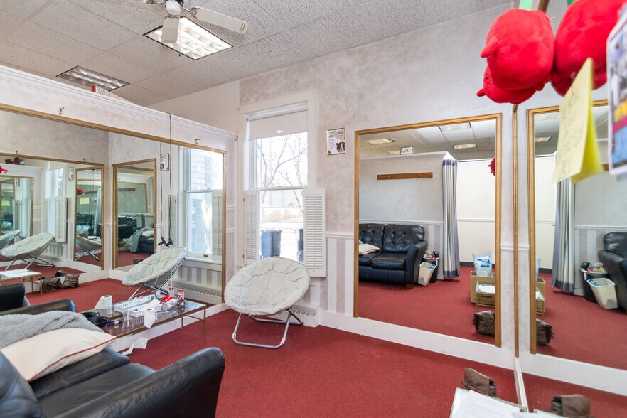 More Photos Of 2415 N Richmond St, Appleton Freestanding For Sale