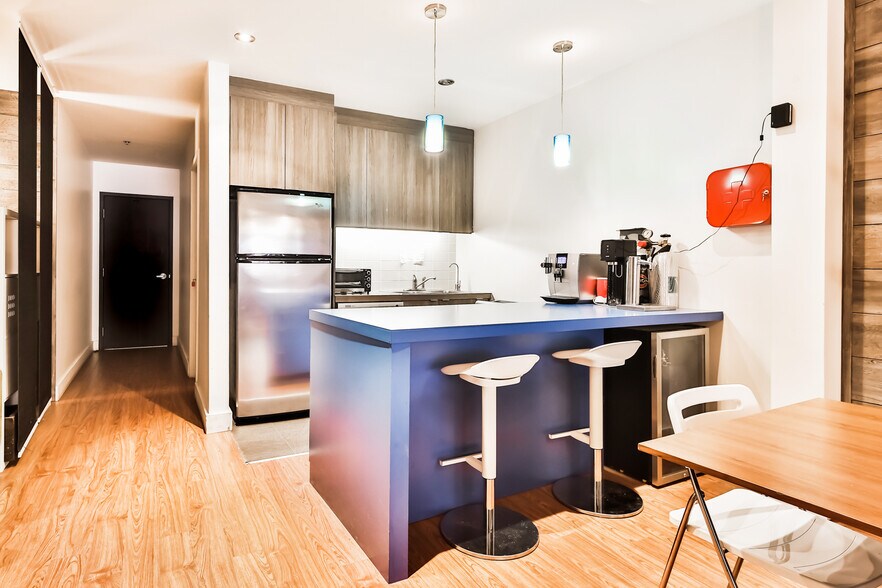 More Photos Of 4115-4117 Boul Saint-Laurent, Montréal Storefront Retail Office For Lease