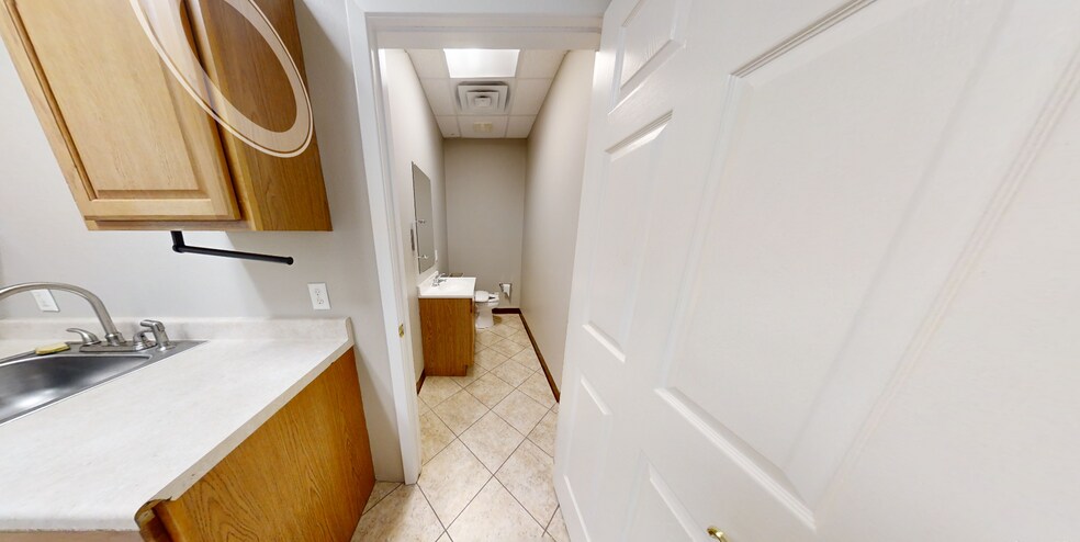 More Photos Of 80-90 Wilson Rd, Humble Medical For Lease