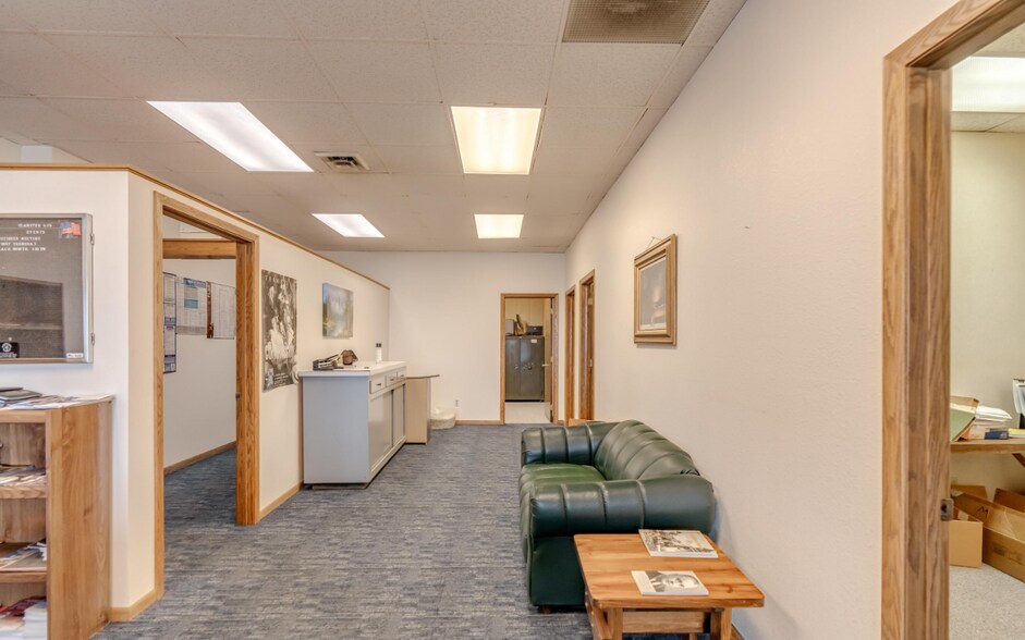 More Photos Of 1100 Basin Ave, Bismarck Flex For Sale
