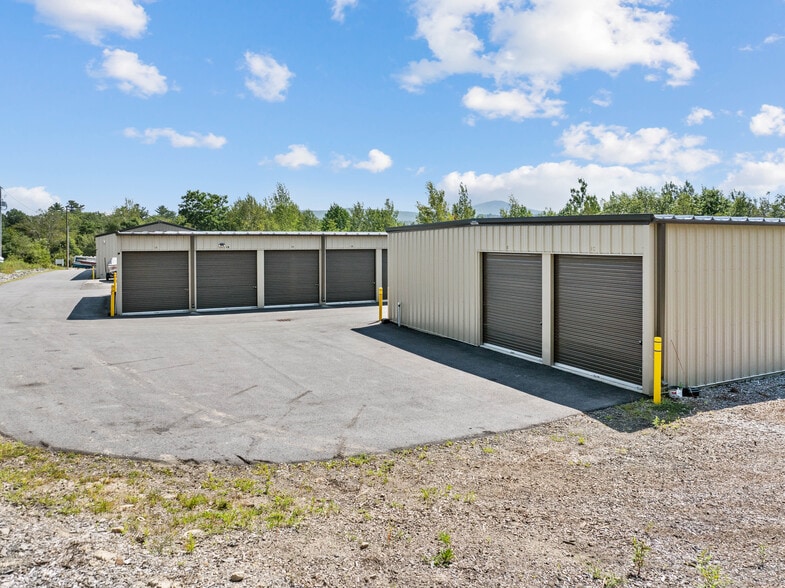 More Photos Of 30 Waterford Pl, Laconia Self Storage For Sale