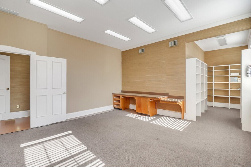 More Photos Of 120-124 W Liberty St, Savannah Office Residential For Sale