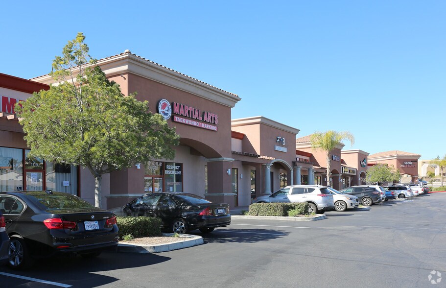 More Photos Of 40210-40250 Murrieta Hot Springs Rd, Murrieta Unknown For Lease
