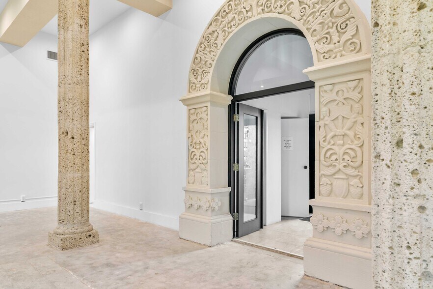 More Photos Of 210 S Kenwood St, Glendale Loft Creative Space For Lease