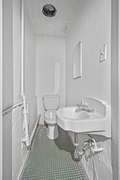 More Photos Of 1600 Wyoming Ave, El Paso Storefront Retail Residential For Sale