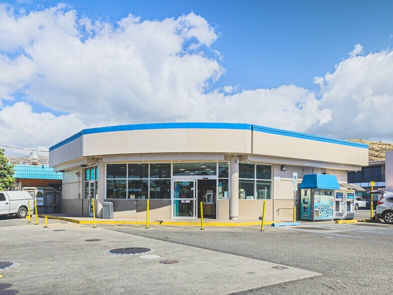 More Photos Of 86-090 Farrington Hwy, Waianae General Retail For Sale