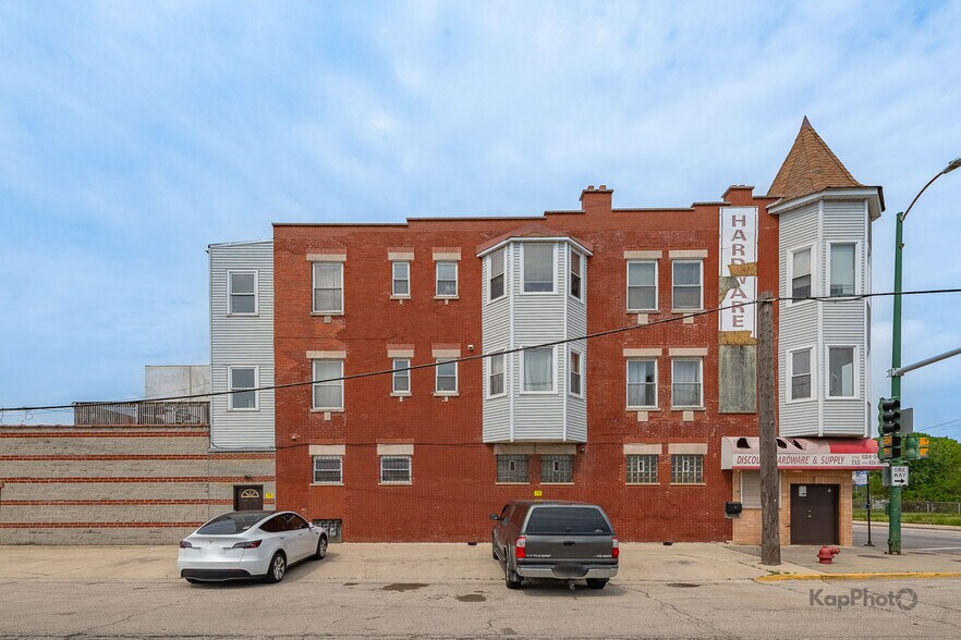More Photos Of 601 W 47th St, Chicago Storefront Retail Residential For Sale