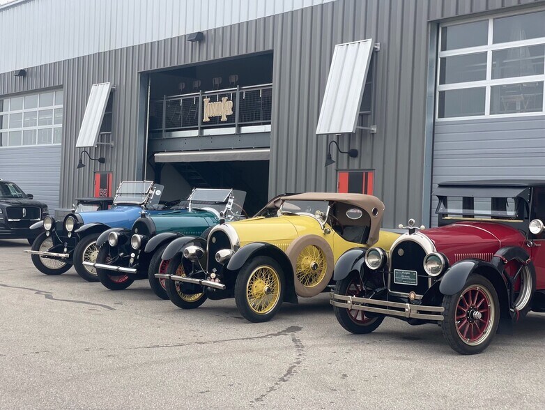 More Photos Of 62 W Speed Way, Pontiac Specialty For Sale