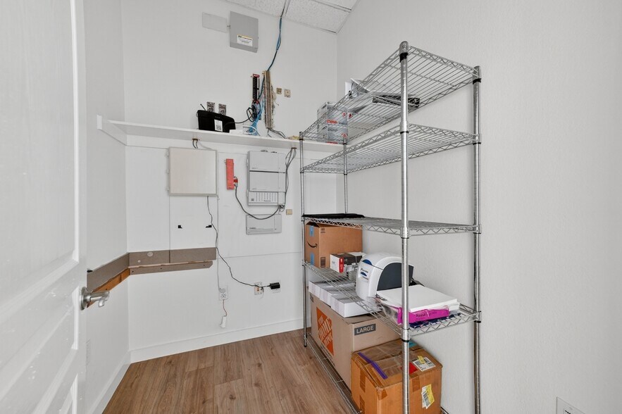 More Photos Of 2321 Ira E Woods Ave, Grapevine Medical For Lease