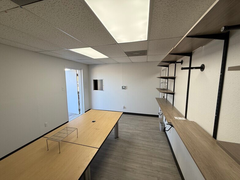 More Photos Of 820 Shelby Ln, Austin Warehouse For Lease