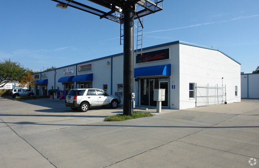 More Photos Of 1715 S Missouri Ave, Clearwater Showroom For Sale