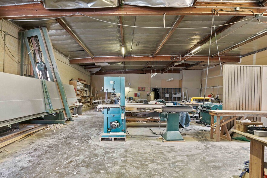 More Photos Of 8115 Lankershim Blvd, North Hollywood Warehouse For Lease